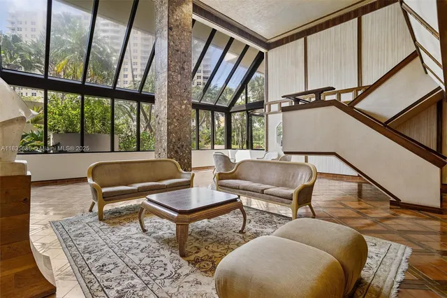 $885,000 | 520 Brickell Key Drive, Unit A1404, Miami, FL 33131