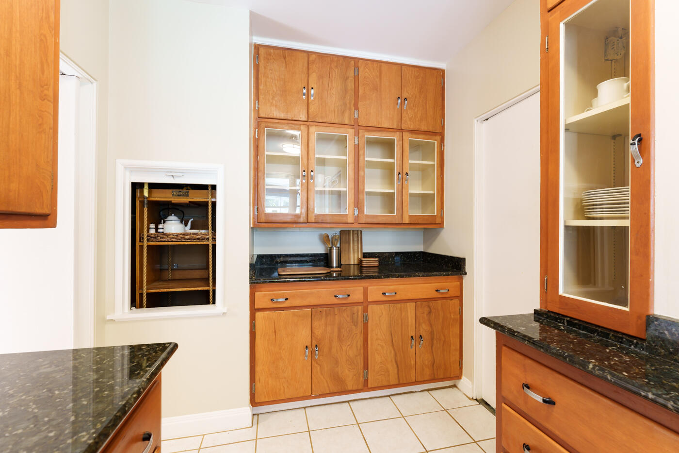 1739 Embury Road Kalamazoo, MI 49008 - Photo 20 of 54 Embury_Rd_1739_Kalamazoo_49008-18