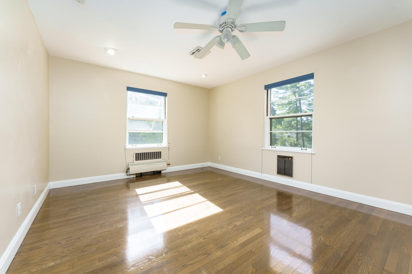 1739 Embury Road Kalamazoo, MI 49008 - Photo 27 of 54 Embury_Rd_1739_Kalamazoo_49008-25