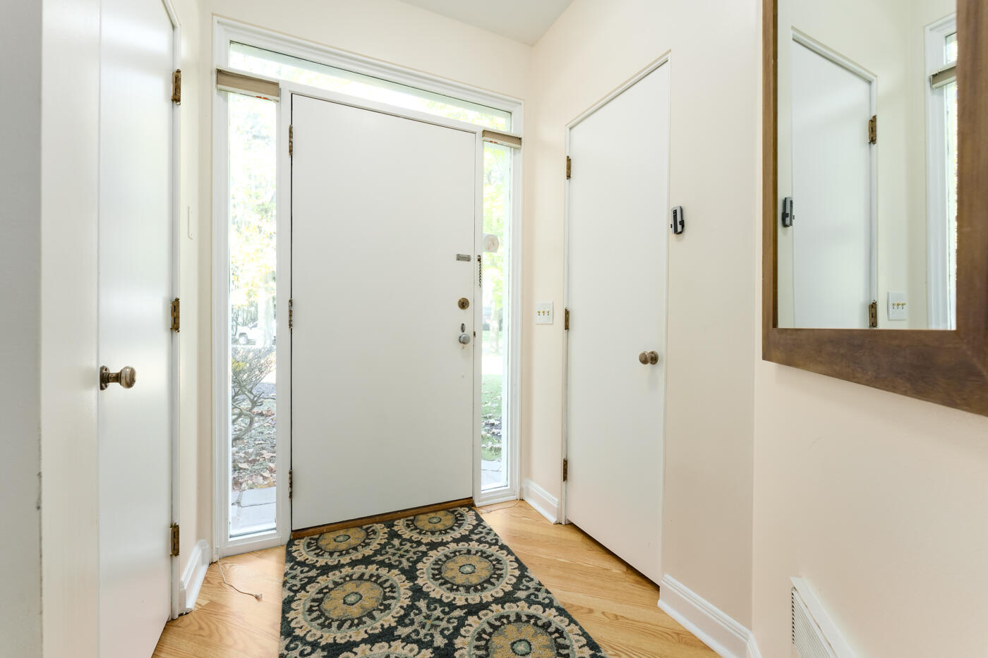 1739 Embury Road Kalamazoo, MI 49008 - Photo 4 of 54 Embury_Rd_1739_Kalamazoo_49008-2