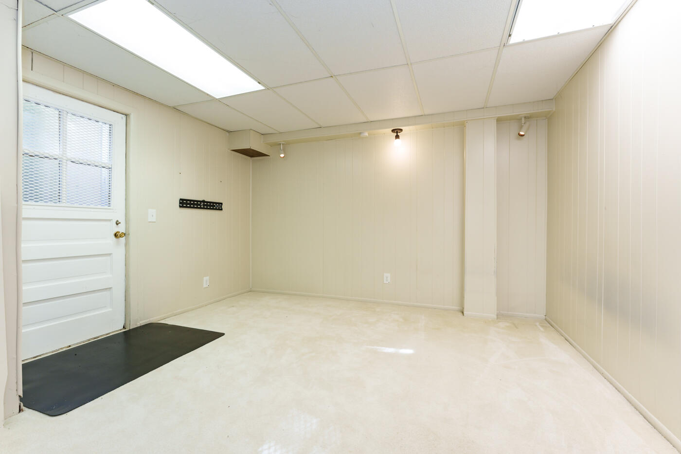 1739 Embury Road Kalamazoo, MI 49008 - Photo 44 of 54 Embury_Rd_1739_Kalamazoo_49008-42