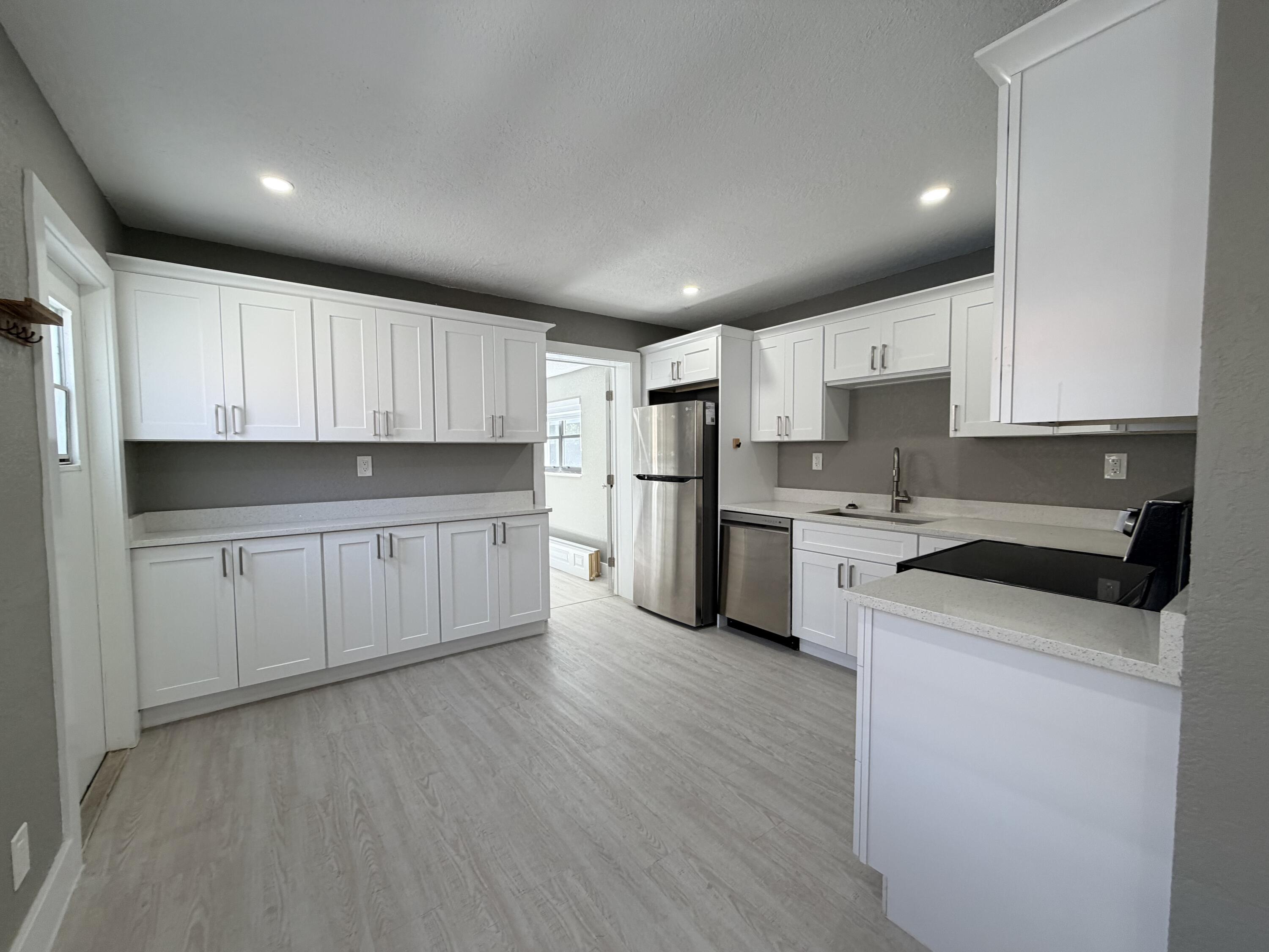 827 Franklin Road West Palm Beach, FL 33405 - Photo 3 of 19 IMG_1603