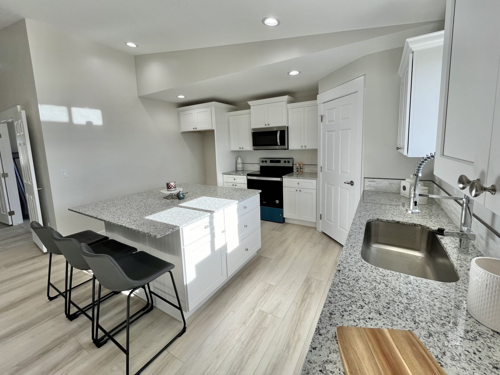 212 Spring Creek Parkway Spring Creek, NV 89815 - Photo 9 of 26 Gallery Image 9