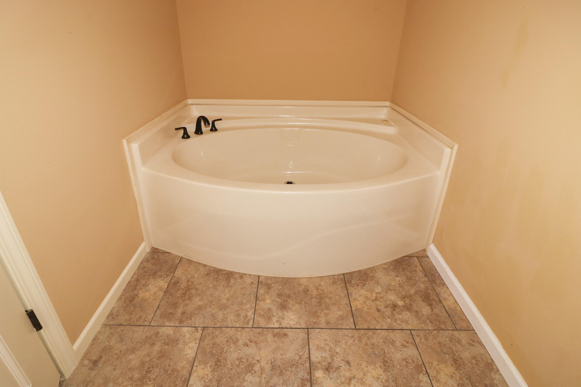 2014 Husband Road Paducah, KY 42003 - Photo 11 of 28 9