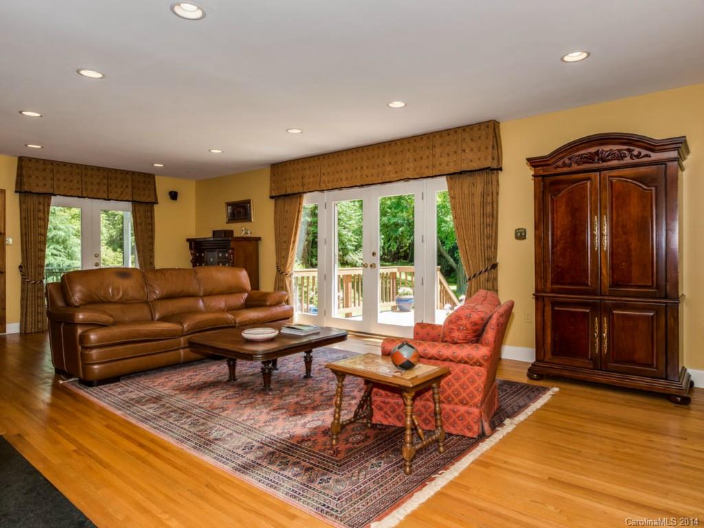 4022 Churchill Road Charlotte, NC 28211 - Photo 12 of 24 Gallery Image 12