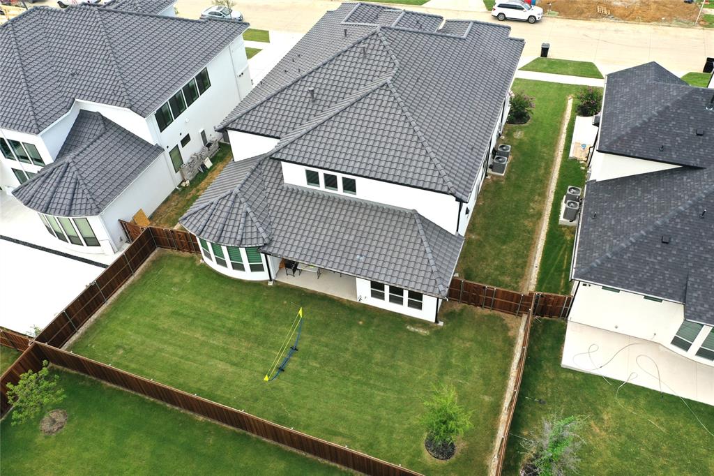 11991 Cloverdale Road Frisco, TX 75035 - Photo 37 of 40 an aerial view of a house