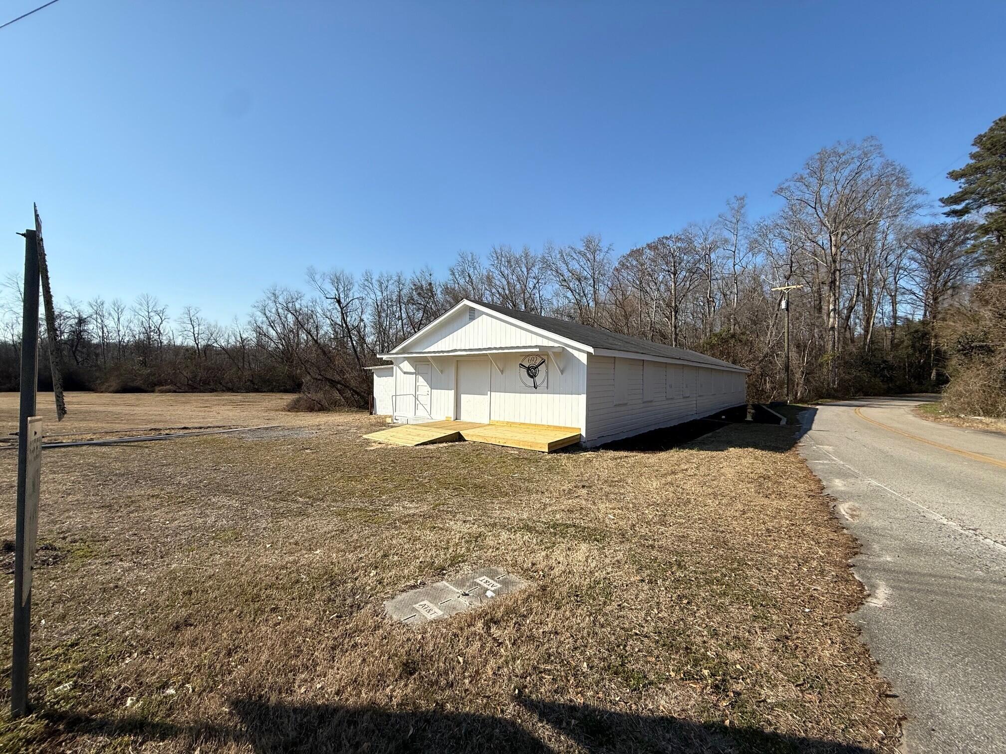692 Murray Street Orangeburg, SC 29115 - Photo 3 of 10 3