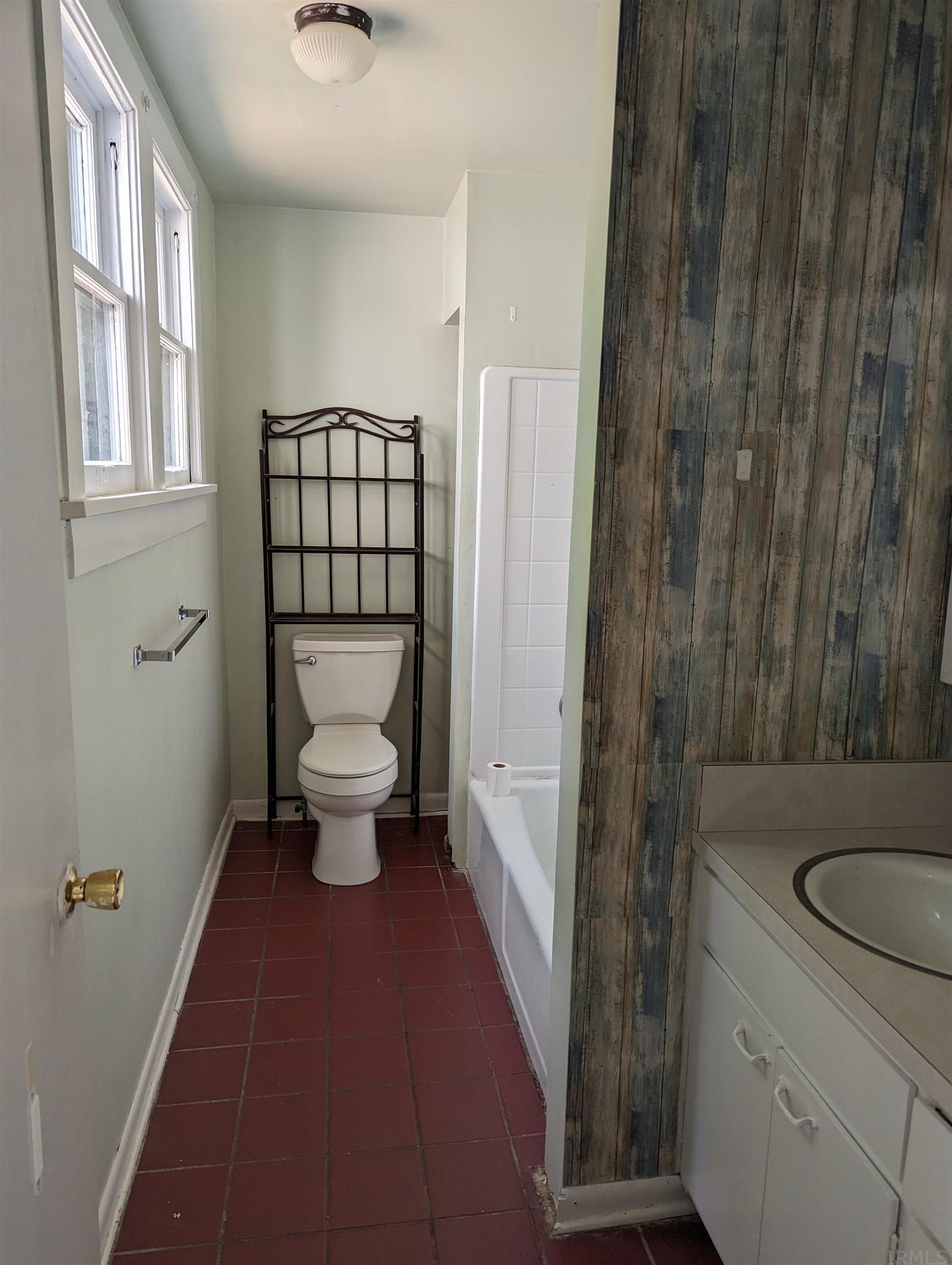 603 West Jefferson Street Decatur, IN 46733 - Photo 12 of 20