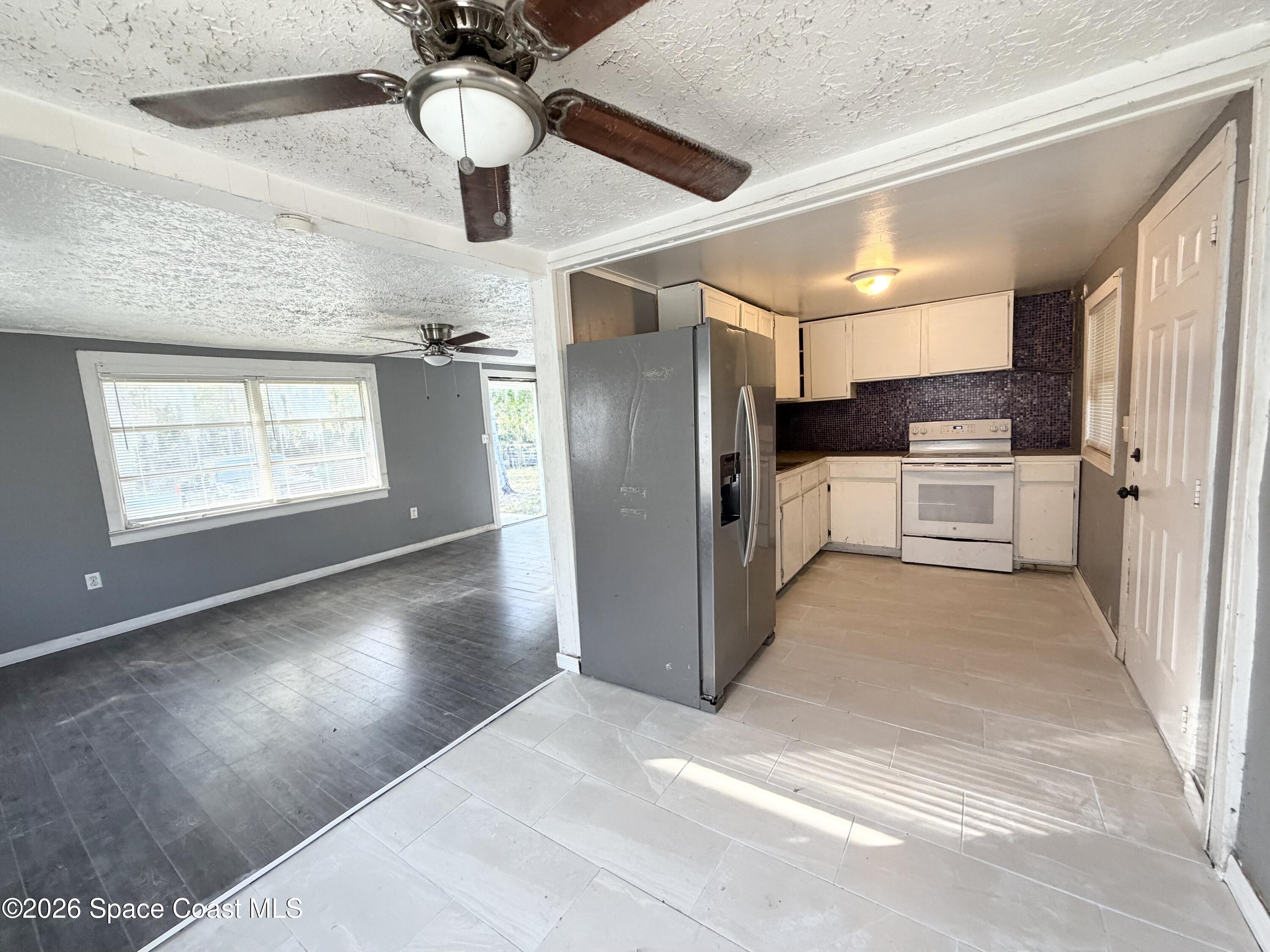 332 Palm Avenue Cocoa, FL 32922 - Photo 7 of 8 Dining and Kitchen