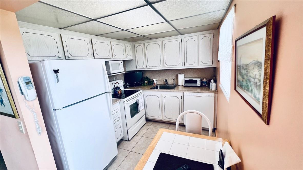 71 Preston F, Unit 71B Boca Raton, FL 33434 - Photo 10 of 42 Photo 10