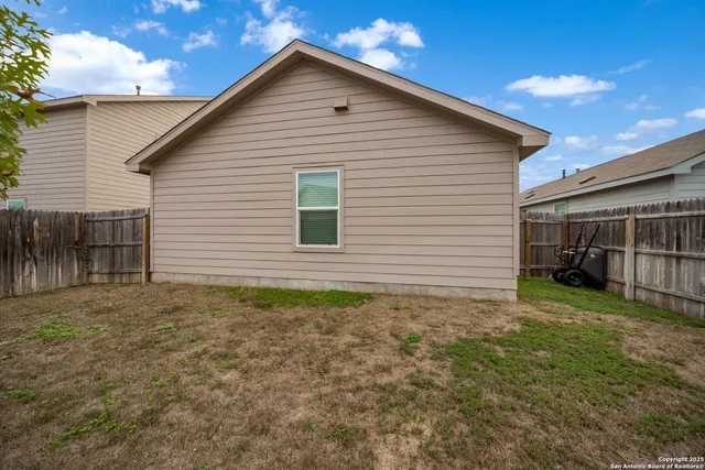 $1,450 | 13711 Haystack Ridge, San Antonio, TX 78252