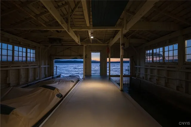 $7,900,000 | 1870 West Lake Road, Skaneateles, NY 13152