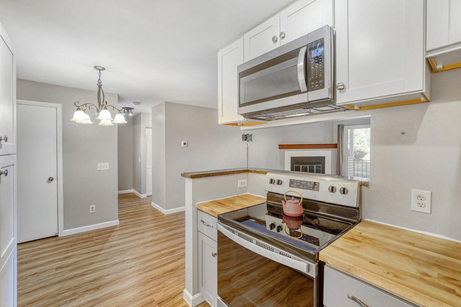 1713 Fulham Street, Unit F St. Paul, MN 55113 - Photo 11 of 28