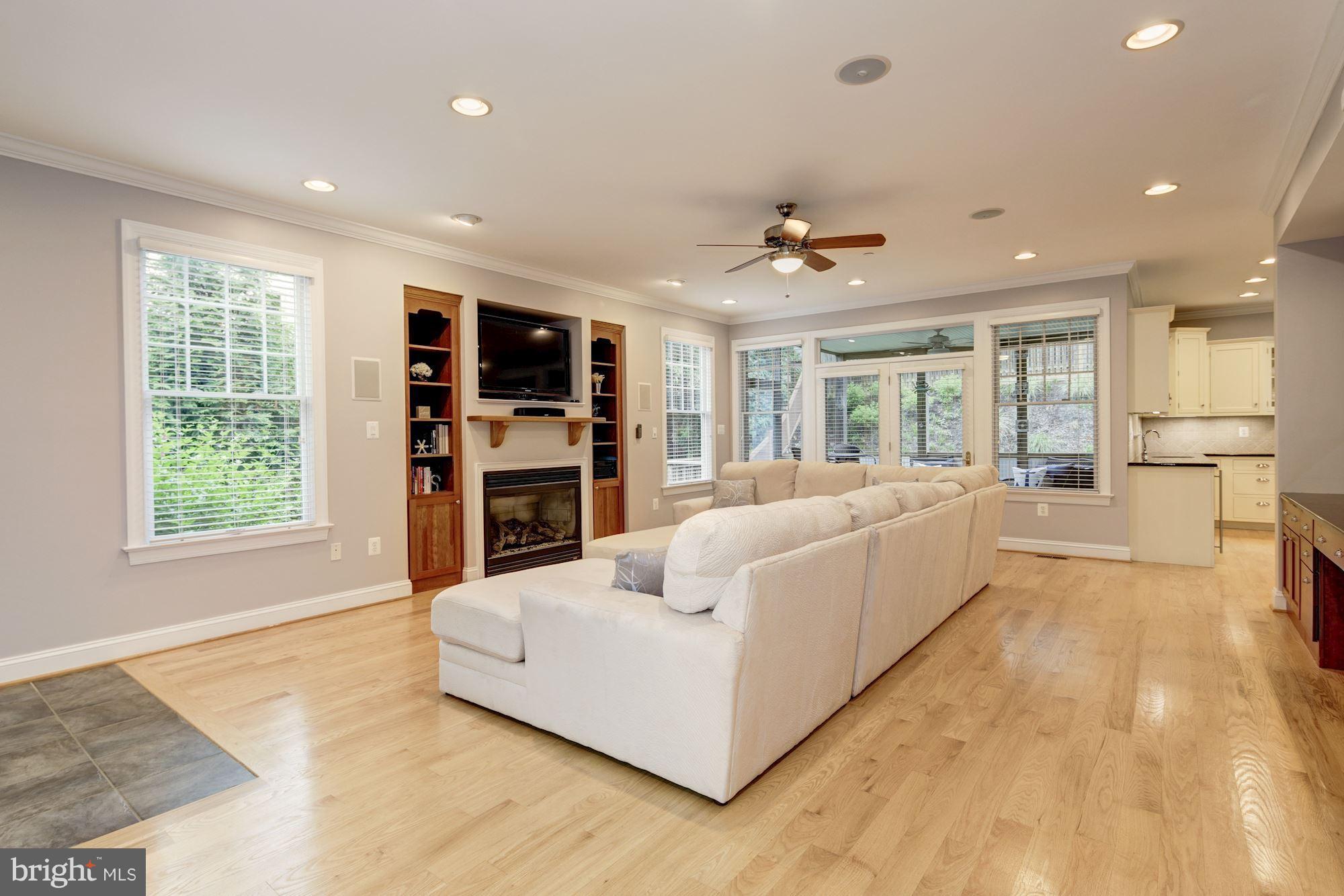 390 Ridgely Avenue Annapolis, MD 21401 - Photo 3 of 32 Family Room w/ Gas FP and Media Built-ins