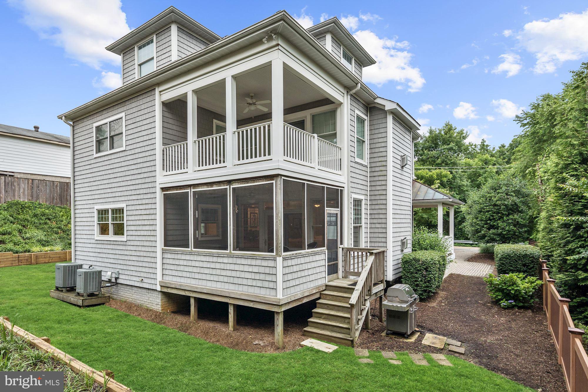 390 Ridgely Avenue Annapolis, MD 21401 - Photo 27 of 32 Rear Lawn and Stair from Enclosed Porch