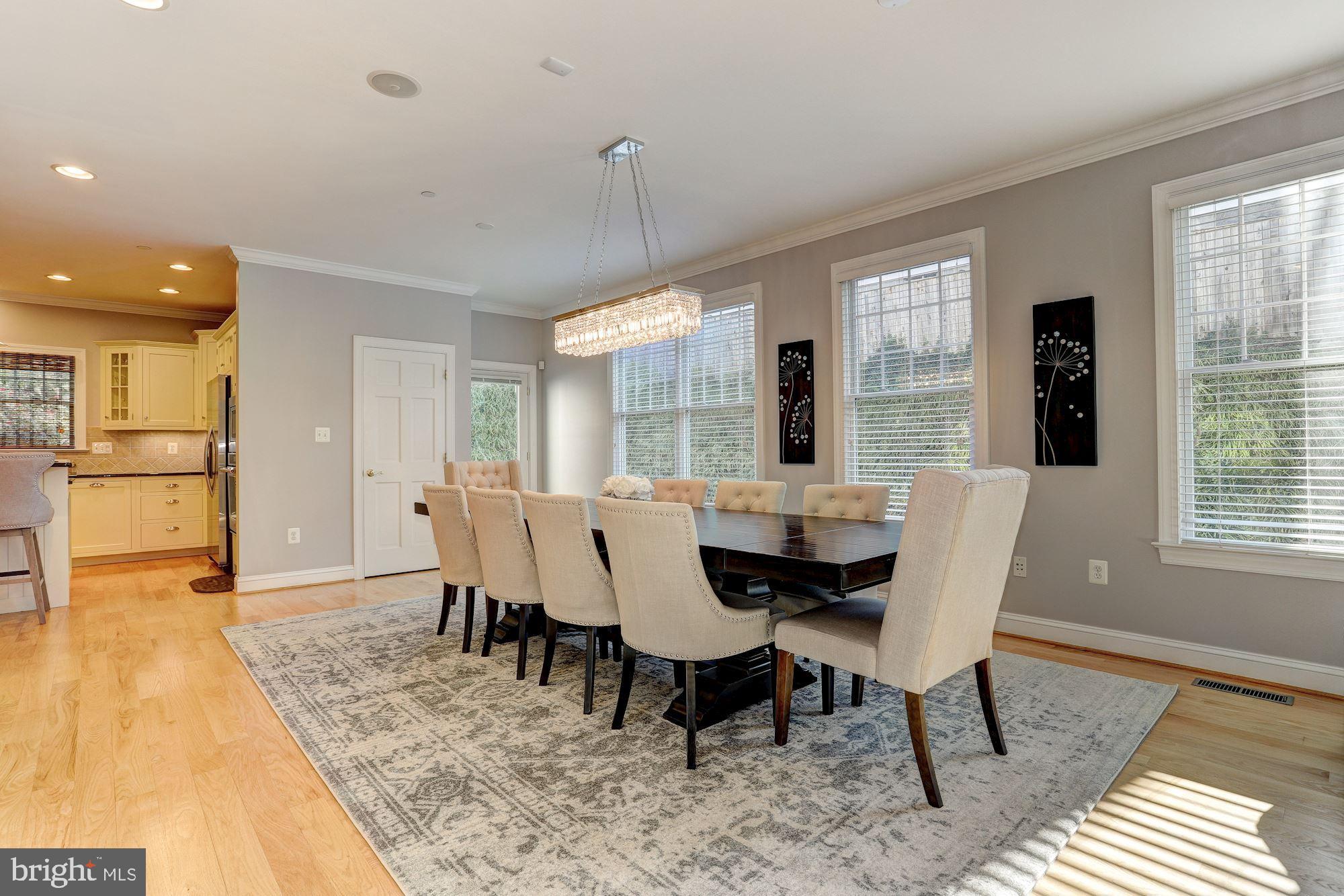 390 Ridgely Avenue Annapolis, MD 21401 - Photo 7 of 32 Spacious Formal Dining Room