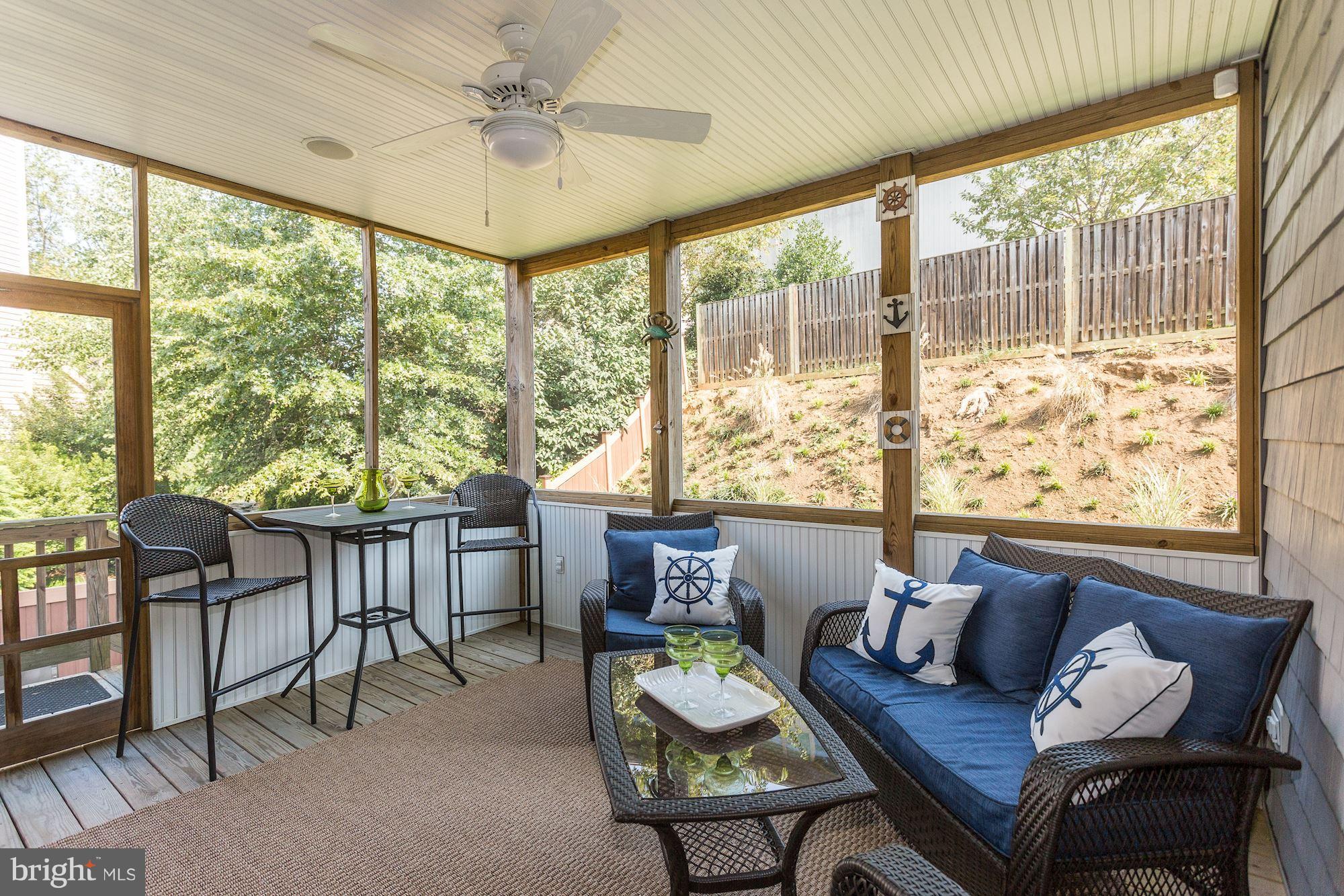 390 Ridgely Avenue Annapolis, MD 21401 - Photo 10 of 32 Screened in Porch