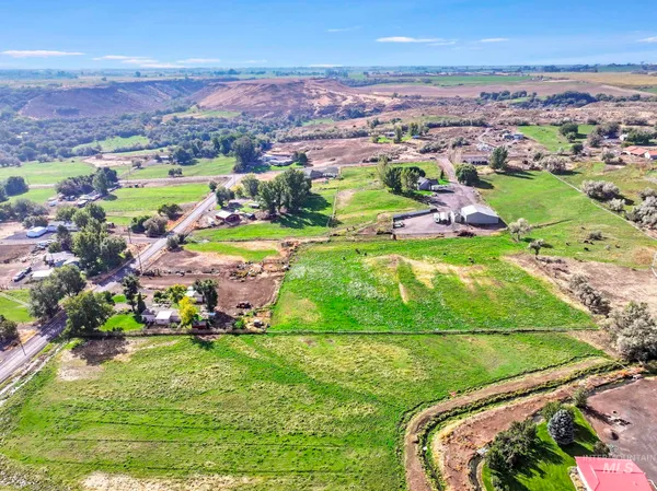 $330,000 | 4343 North 1200 East, Buhl, ID 83316