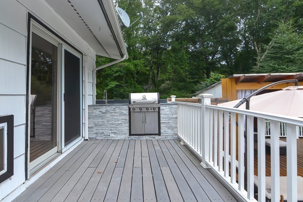 32 Colonial Road Sutton, MA 01590 - Photo 38 of 42