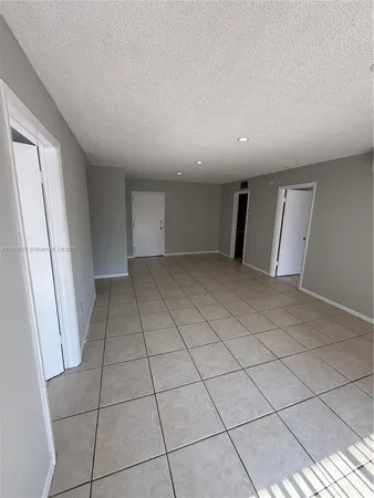 $1,900 | 4705 Northwest 7th Street, Unit 2037, Miami, FL 33126