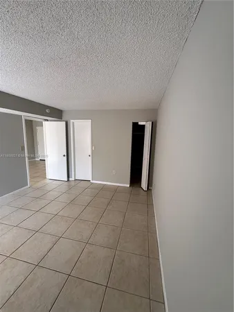 $1,900 | 4705 Northwest 7th Street, Unit 2037, Miami, FL 33126