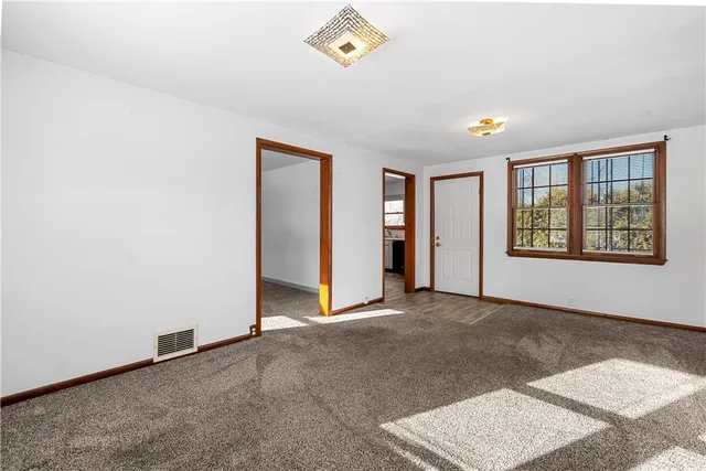 $229,900 | 8 Pleasantview Place, Whitestown, NY 13492