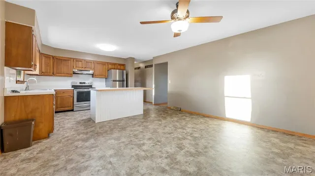 $819,999 | 762 Cave Farm Road, Troy, MO 63379