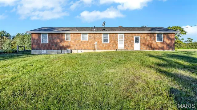 $819,999 | 762 Cave Farm Road, Troy, MO 63379