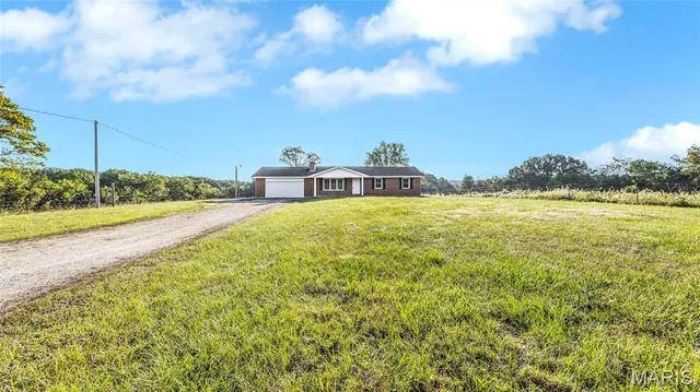 $819,999 | 762 Cave Farm Road, Troy, MO 63379