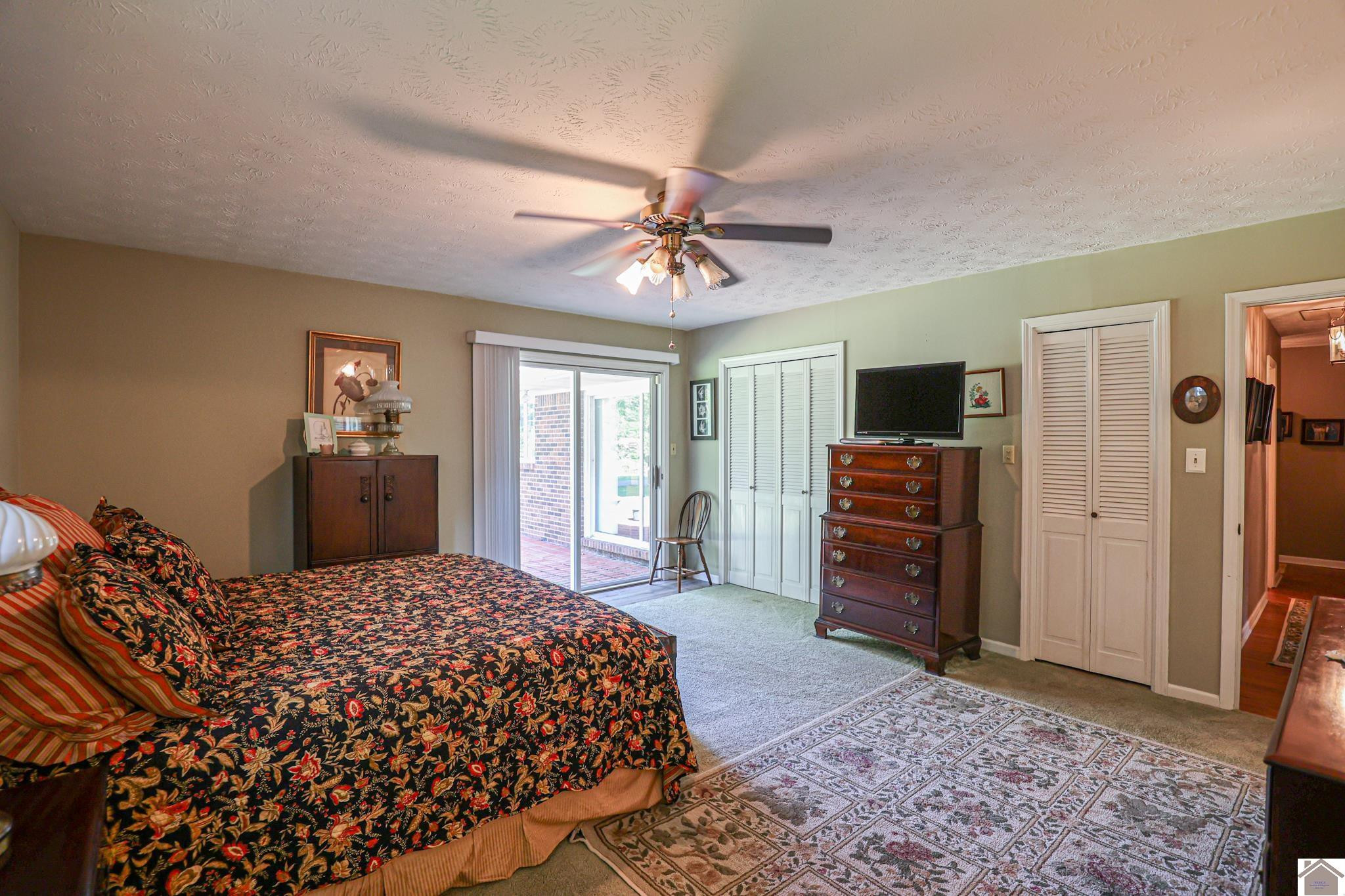 530 Canary Road Paducah, KY 42001 - Photo 23 of 39 Primary Suite