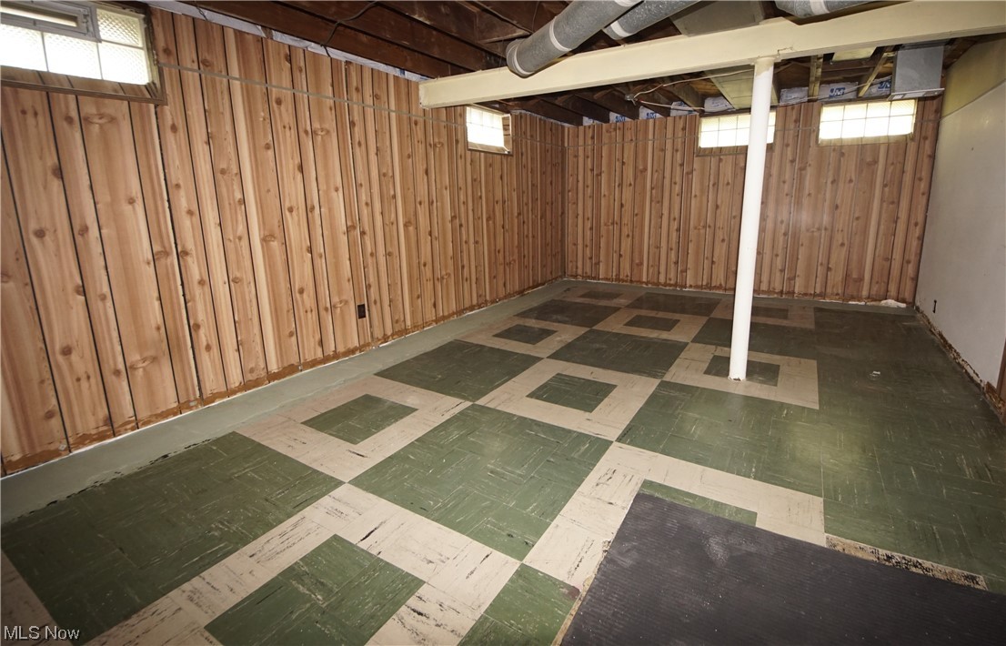 6013 Biddulph Road Cleveland, OH 44144 - Photo 24 of 30 Gallery Image 24