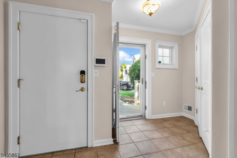 645 Ridgedale Avenue, Unit 4 East Hanover, NJ 07936 - Photo 2 of 36 Gallery Image 2