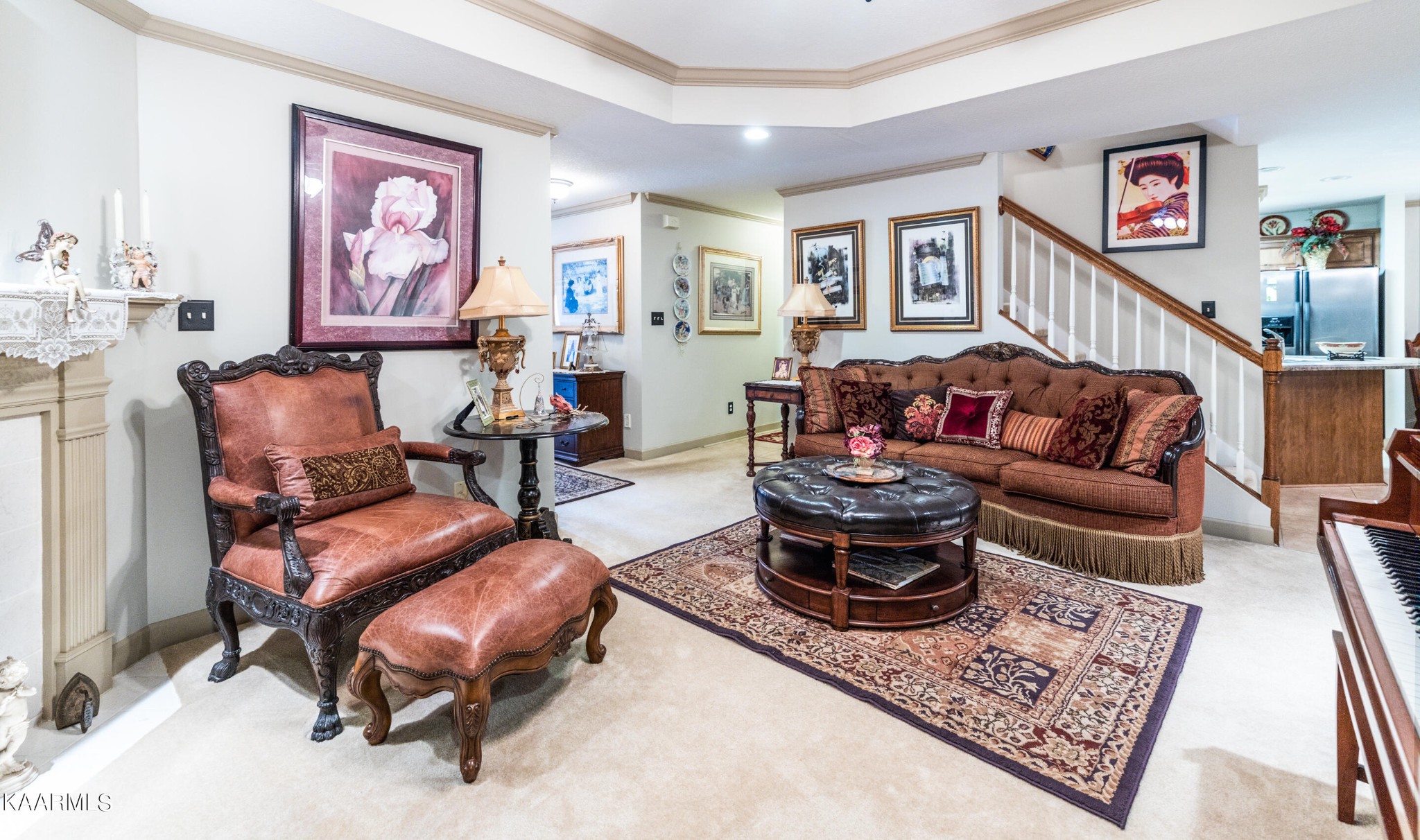 9043 Rocky Ridge Way, Unit 9 Knoxville, TN 37924 - Photo 5 of 31 a living room with furniture and painting on the wall
