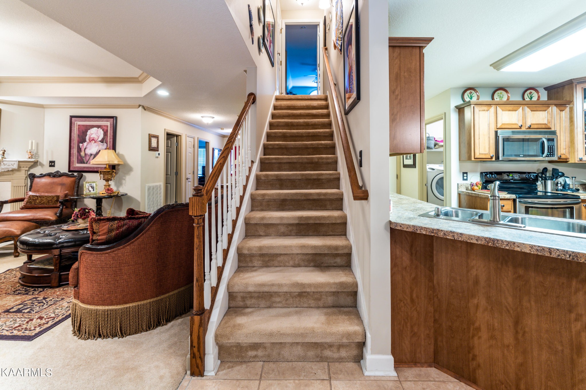 9043 Rocky Ridge Way, Unit 9 Knoxville, TN 37924 - Photo 7 of 31 a view of entryway and hall