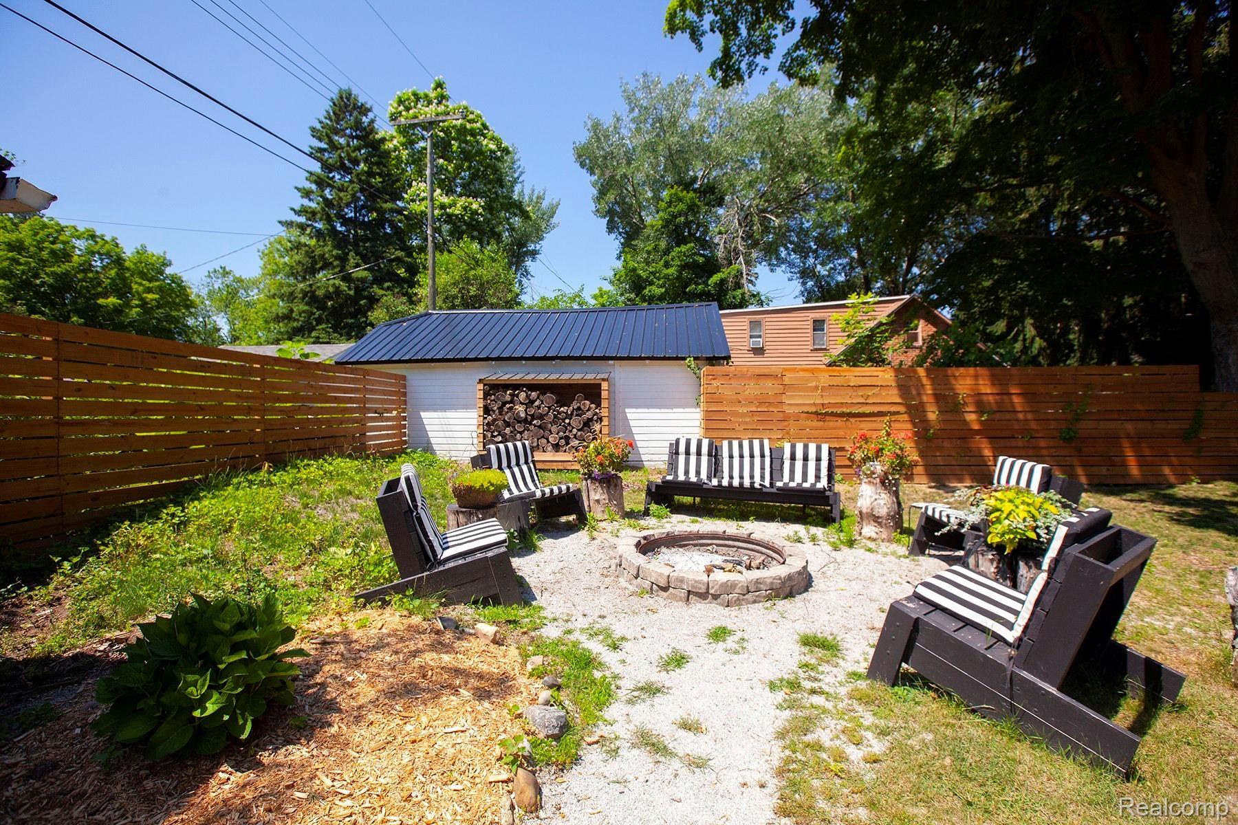 7342 Oak Road Lexington, MI 48450 - Photo 31 of 38 IMG_0052_sml.jpg