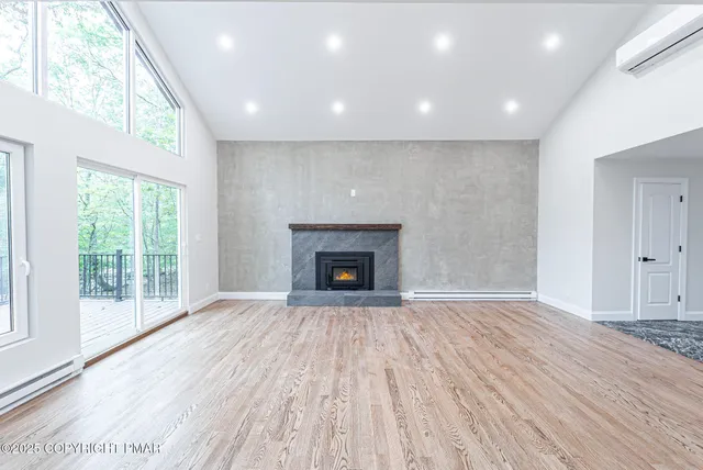 $699,900 | 5806 Decker Road, Bushkill, PA 18324