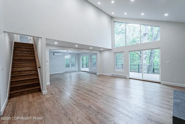 $699,900 | 5806 Decker Road, Bushkill, PA 18324