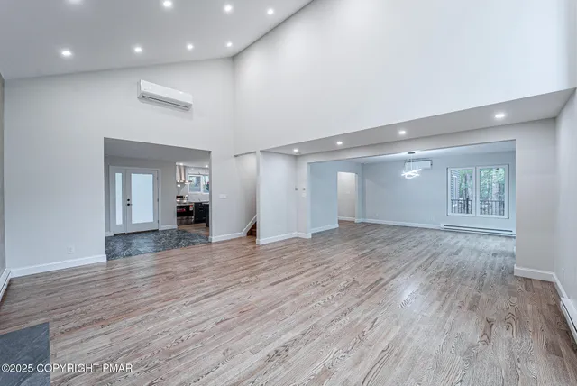 $699,900 | 5806 Decker Road, Bushkill, PA 18324