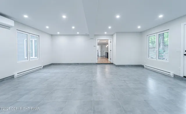 $699,900 | 5806 Decker Road, Bushkill, PA 18324