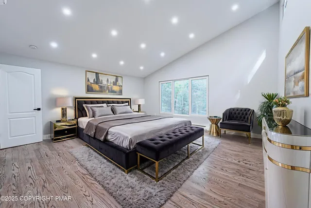 $699,900 | 5806 Decker Road, Bushkill, PA 18324