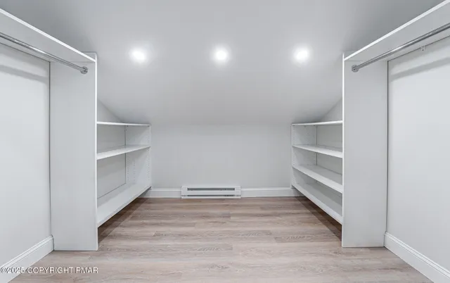 $699,900 | 5806 Decker Road, Bushkill, PA 18324