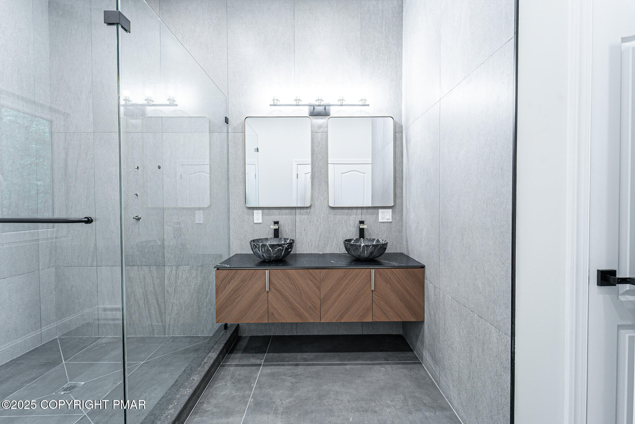 5806 Decker Road Bushkill, PA 18324 - Photo 44 of 76 Master Bath Dual Vanity