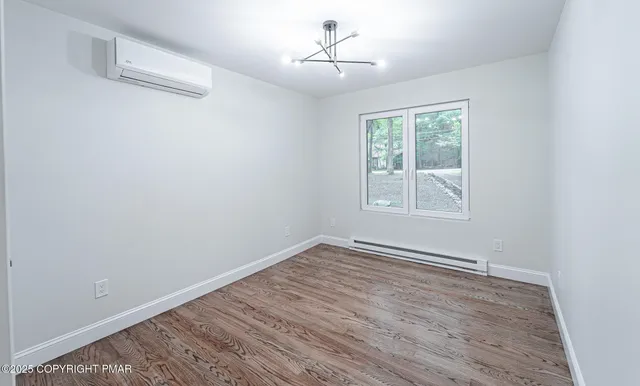 $699,900 | 5806 Decker Road, Bushkill, PA 18324