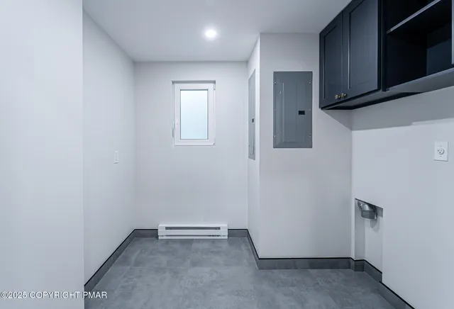 $699,900 | 5806 Decker Road, Bushkill, PA 18324