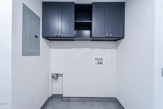 $699,900 | 5806 Decker Road, Bushkill, PA 18324