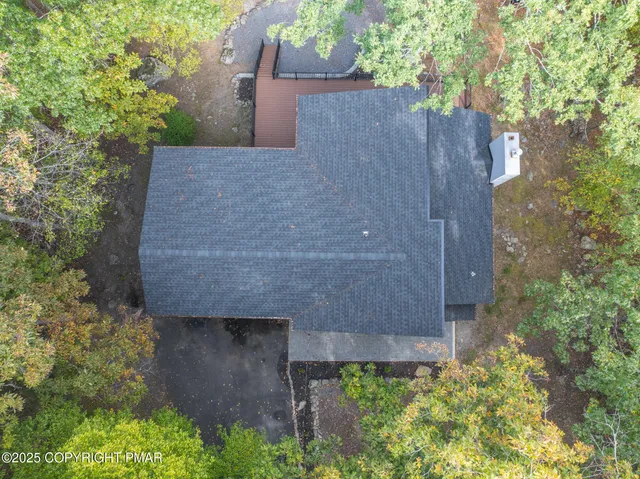 $699,900 | 5806 Decker Road, Bushkill, PA 18324