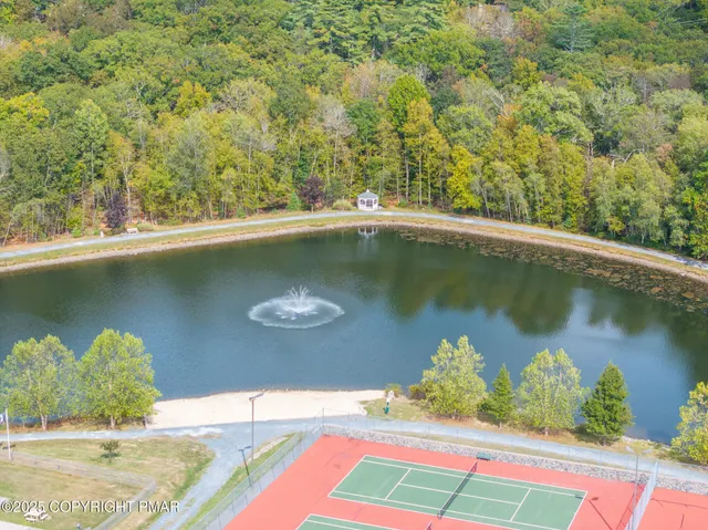 $699,900 | 5806 Decker Road, Bushkill, PA 18324