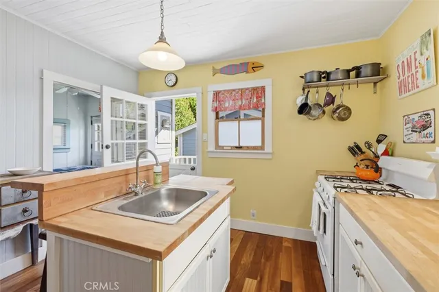 $1,615,000 | 222 South Broadway, Redondo Beach, CA 90277