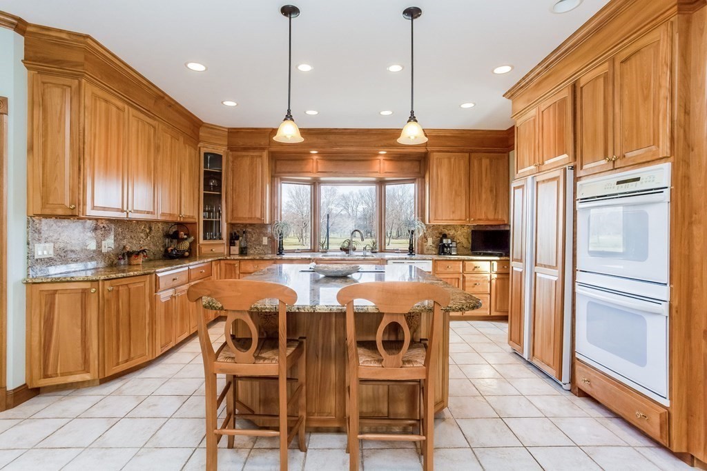 636 Wolf Swamp Road Longmeadow, MA 01106 - Photo 12 of 34