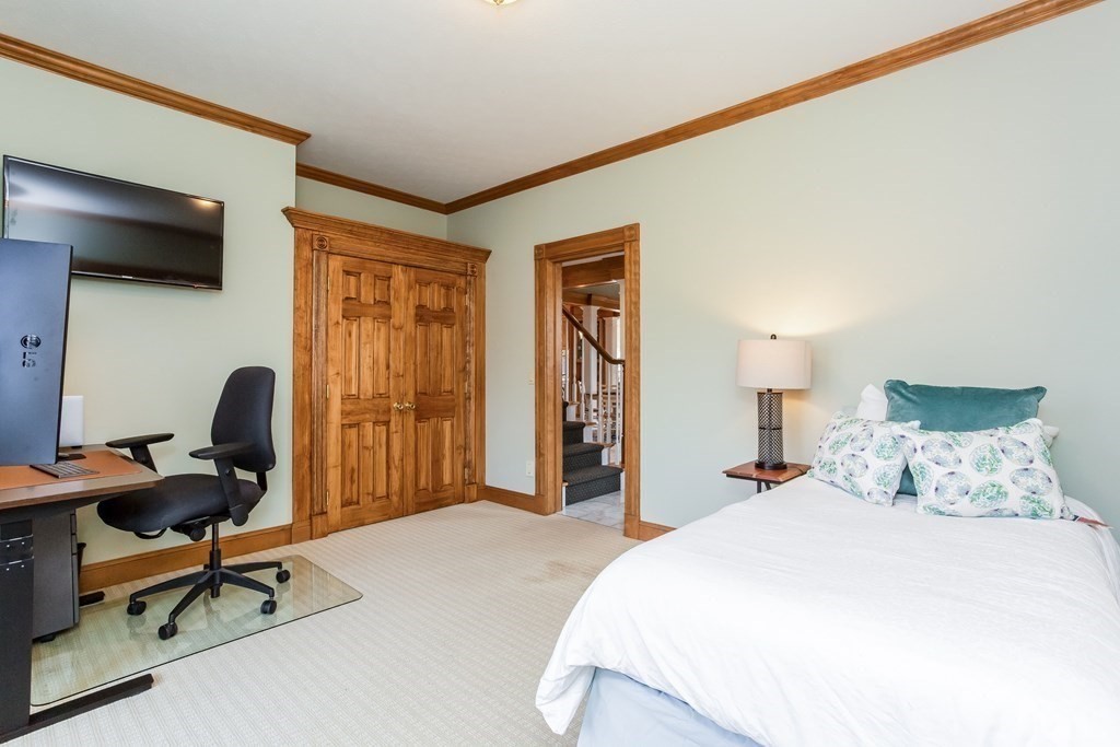 636 Wolf Swamp Road Longmeadow, MA 01106 - Photo 18 of 34